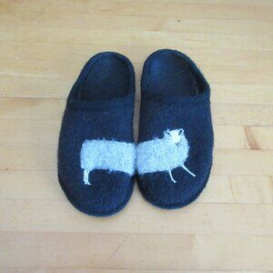 Haflinger Sheep Boiled Wool Slippers Navy and Cream wmns sz 10